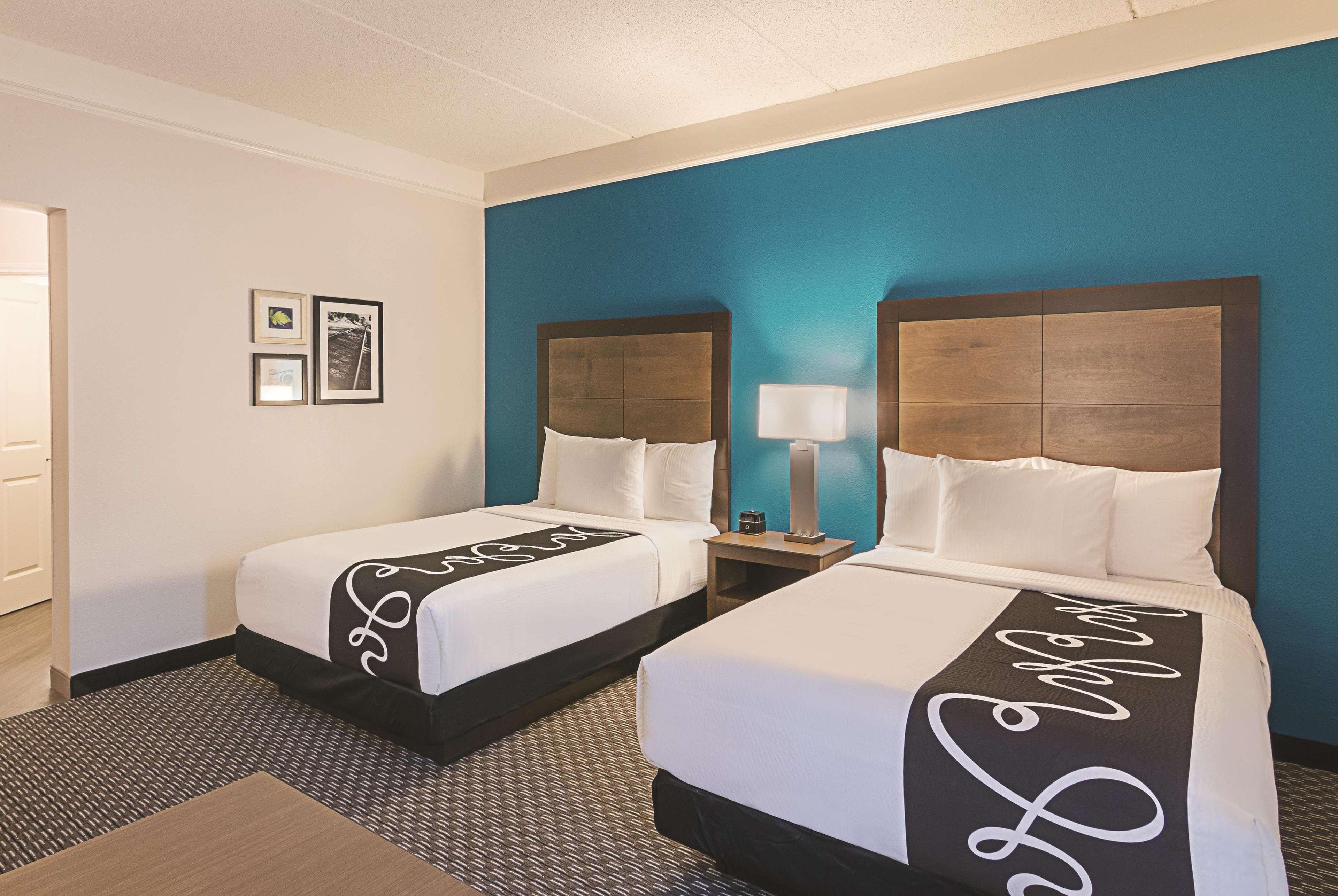 Отель La Quinta By Wyndham Orlando Ucf Alafaya Экстерьер фото