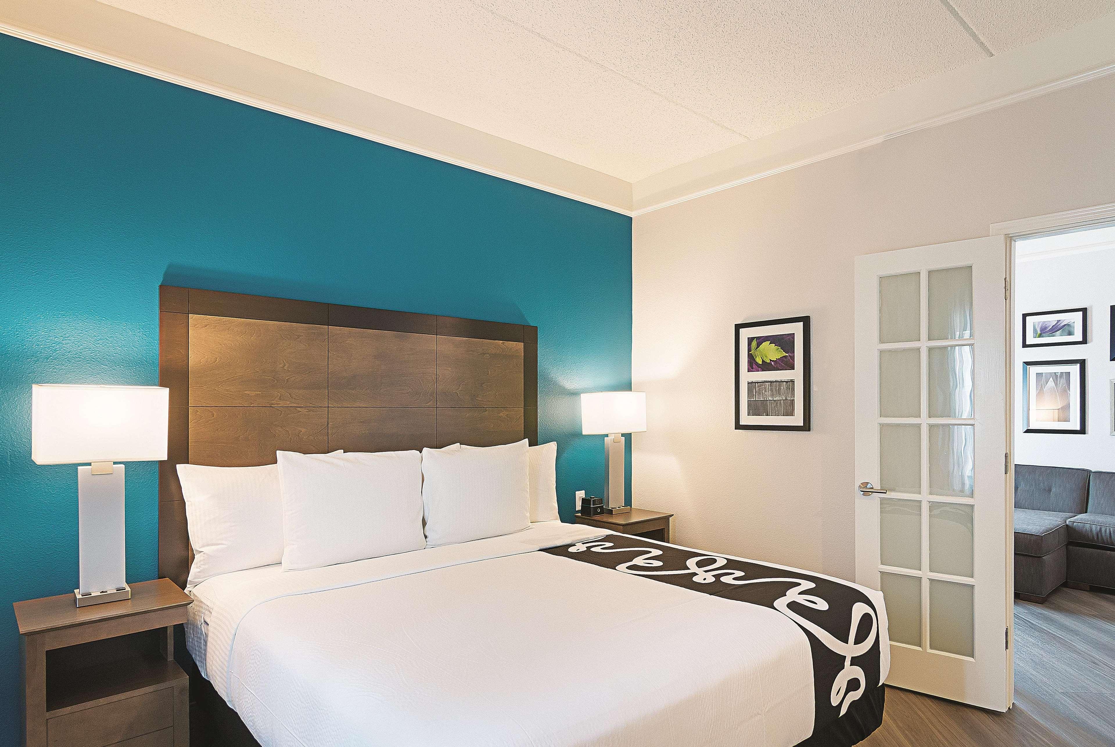 Отель La Quinta By Wyndham Orlando Ucf Alafaya Экстерьер фото