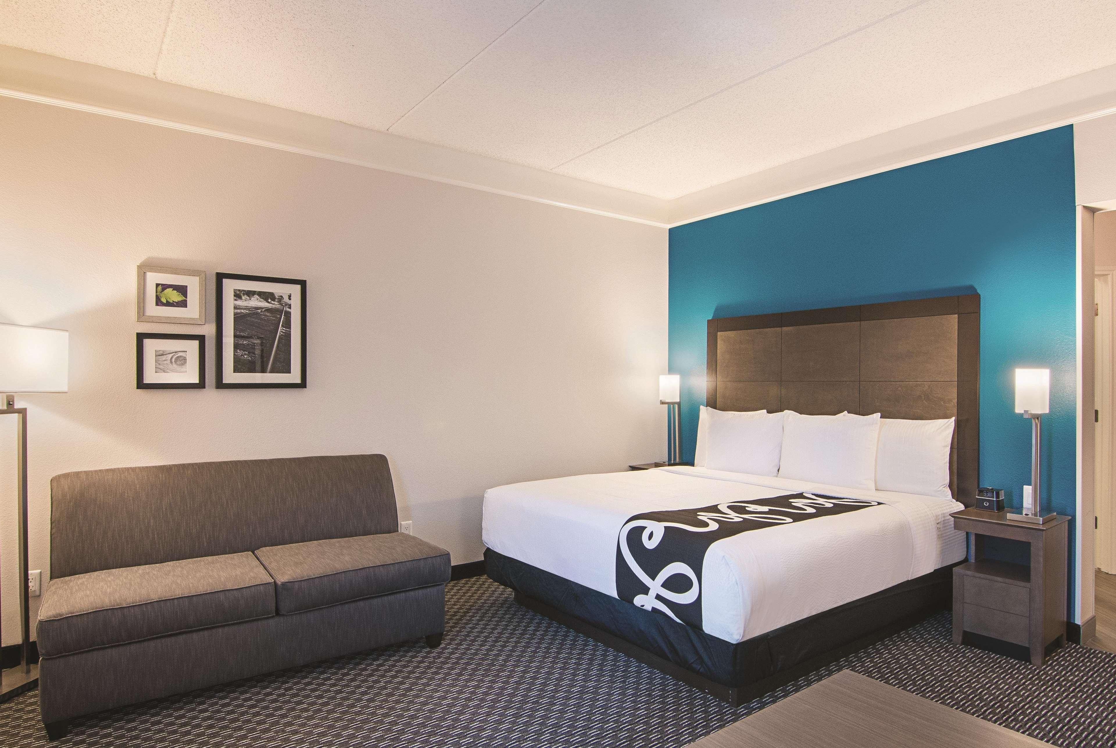 Отель La Quinta By Wyndham Orlando Ucf Alafaya Экстерьер фото