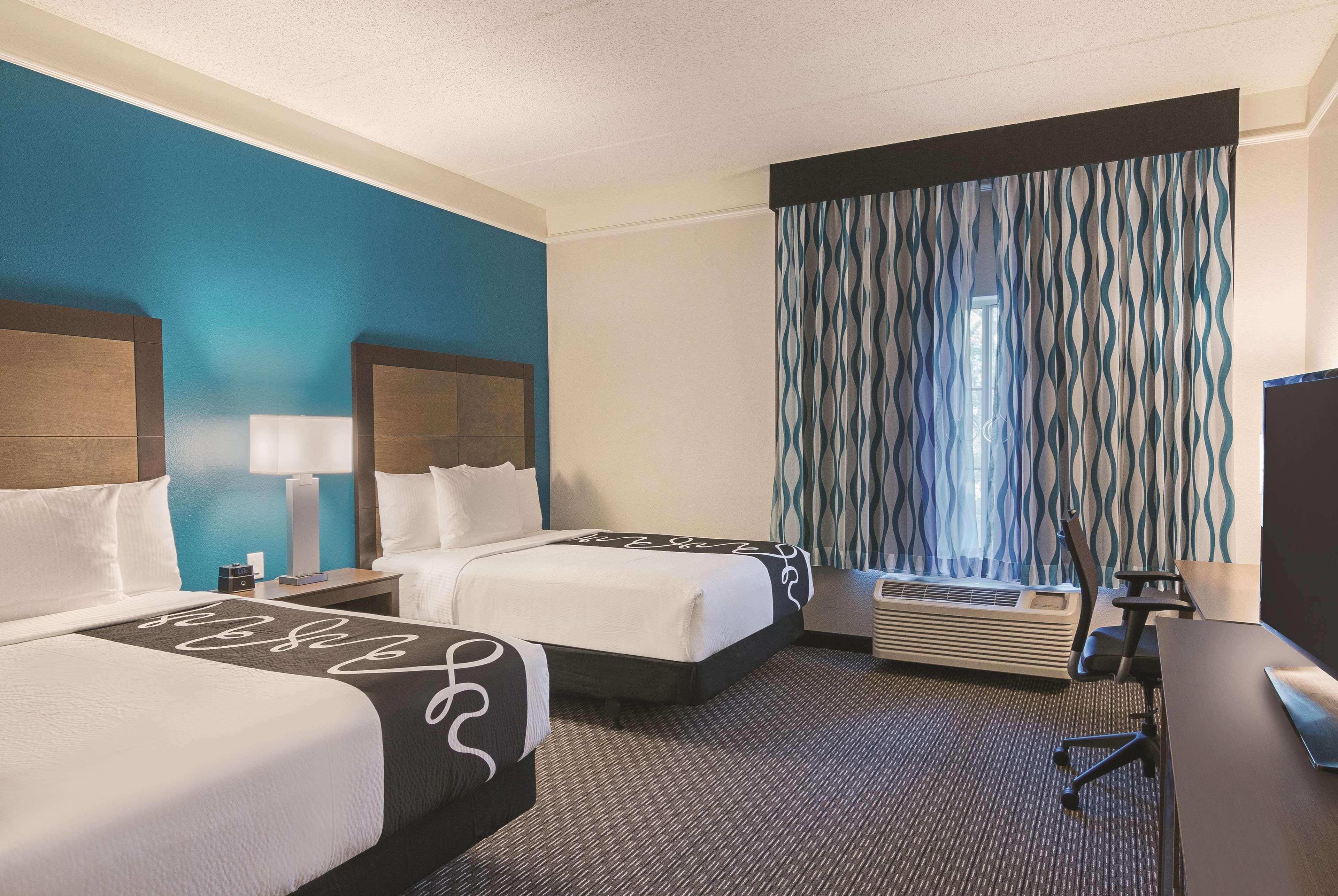 Отель La Quinta By Wyndham Orlando Ucf Alafaya Экстерьер фото