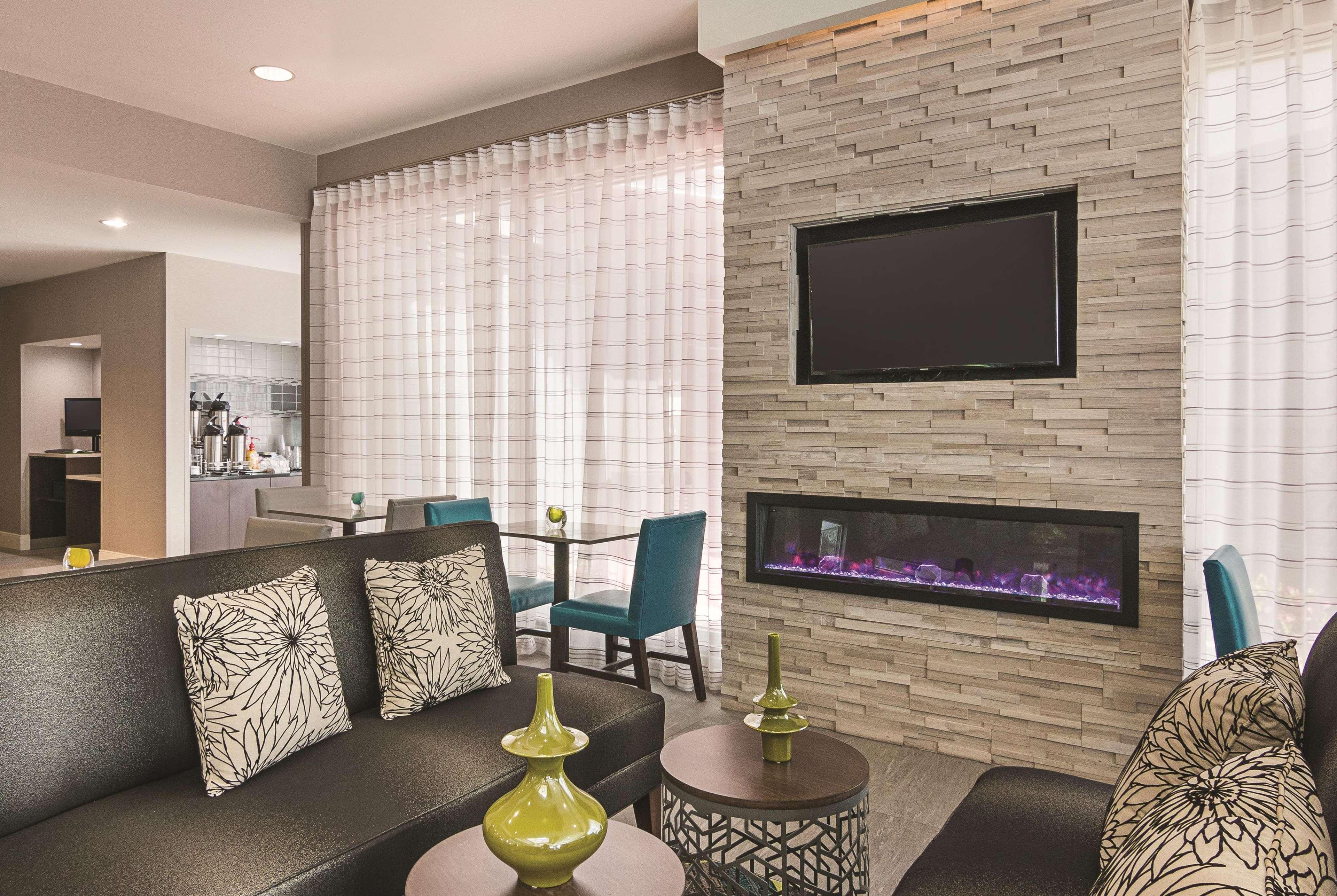 Отель La Quinta By Wyndham Orlando Ucf Alafaya Экстерьер фото