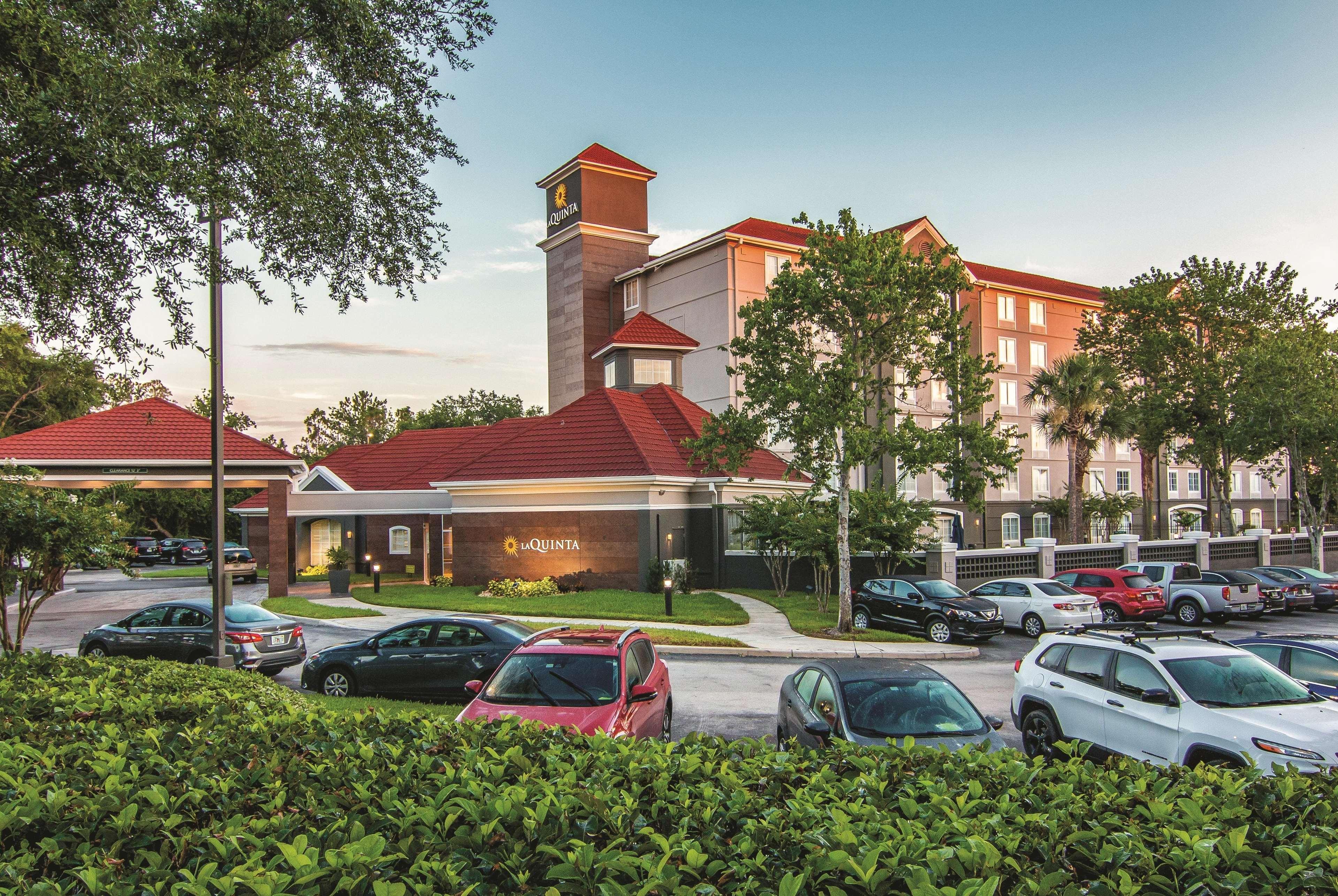 Отель La Quinta By Wyndham Orlando Ucf Alafaya Экстерьер фото