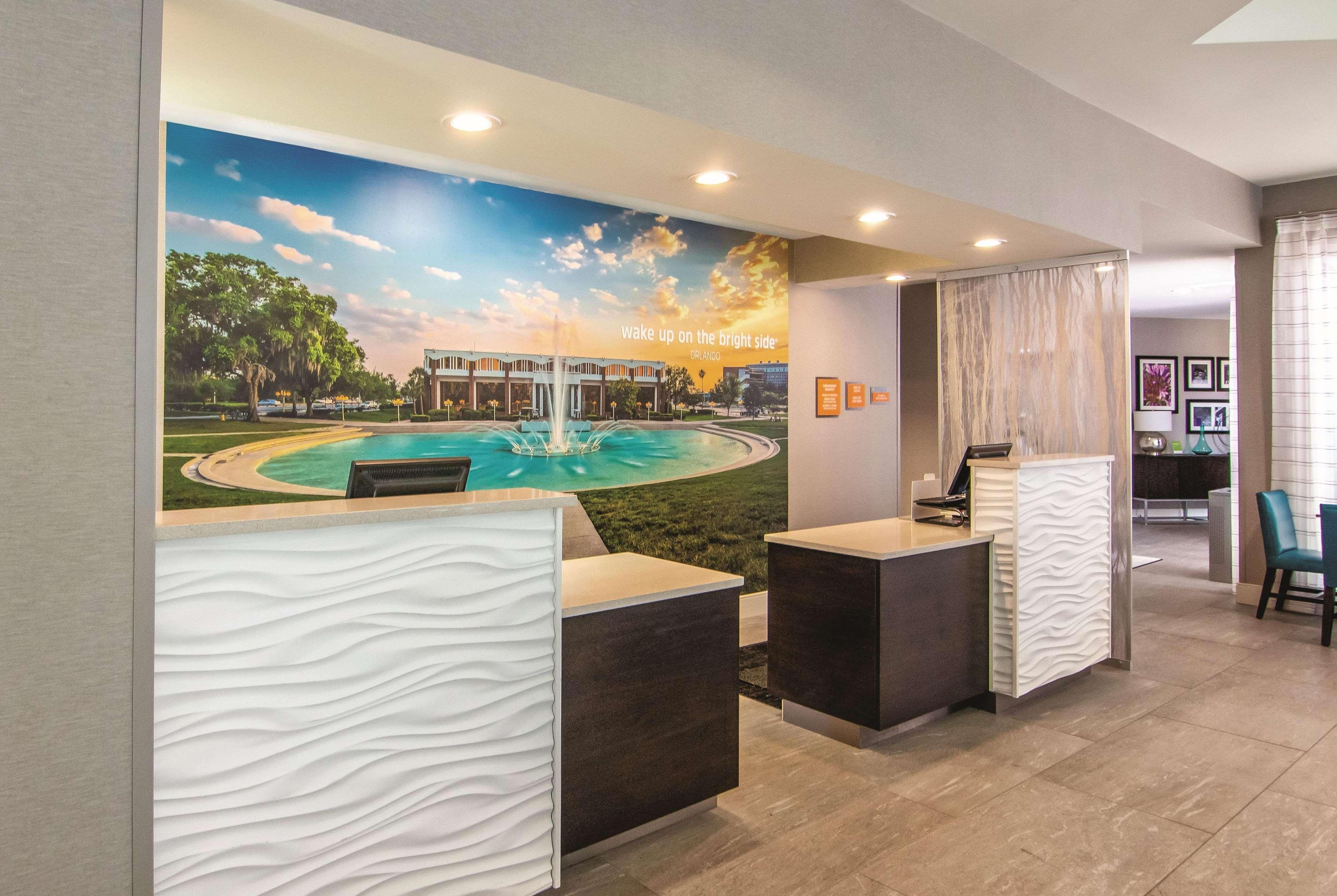 Отель La Quinta By Wyndham Orlando Ucf Alafaya Экстерьер фото