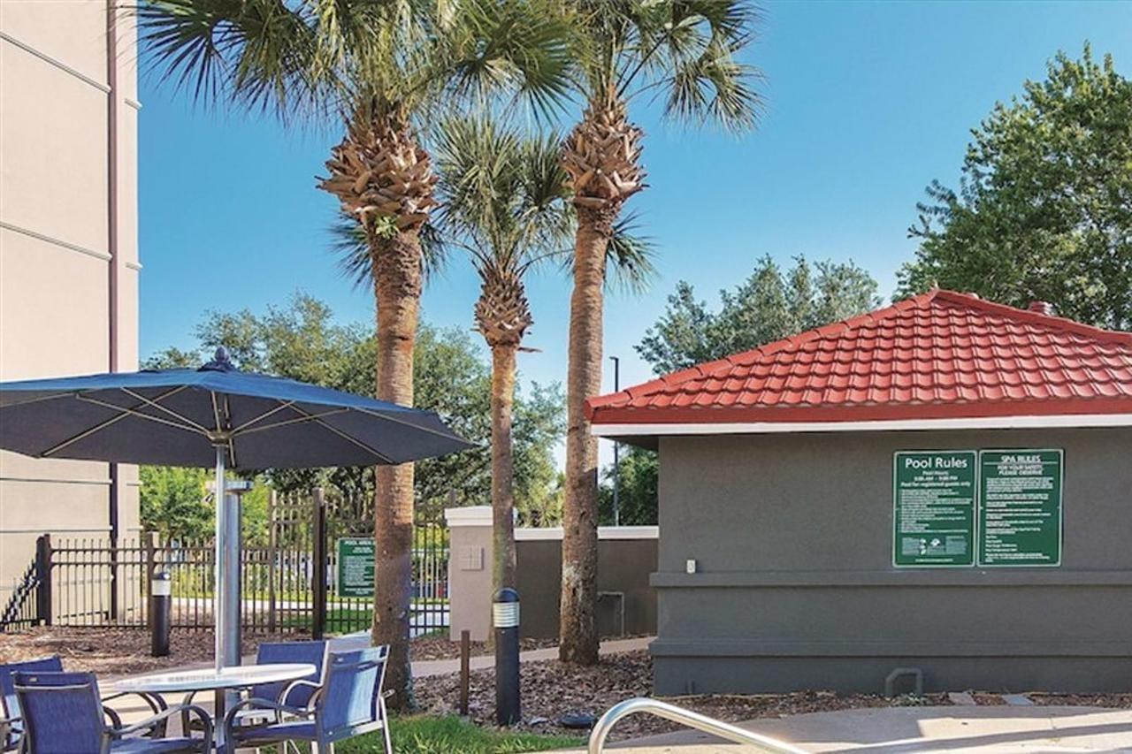 Отель La Quinta By Wyndham Orlando Ucf Alafaya Экстерьер фото