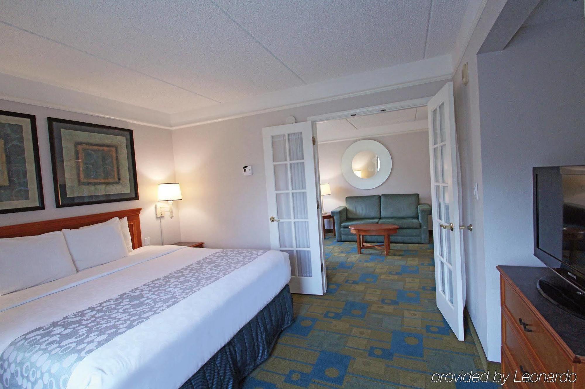 Отель La Quinta By Wyndham Orlando Ucf Alafaya Экстерьер фото