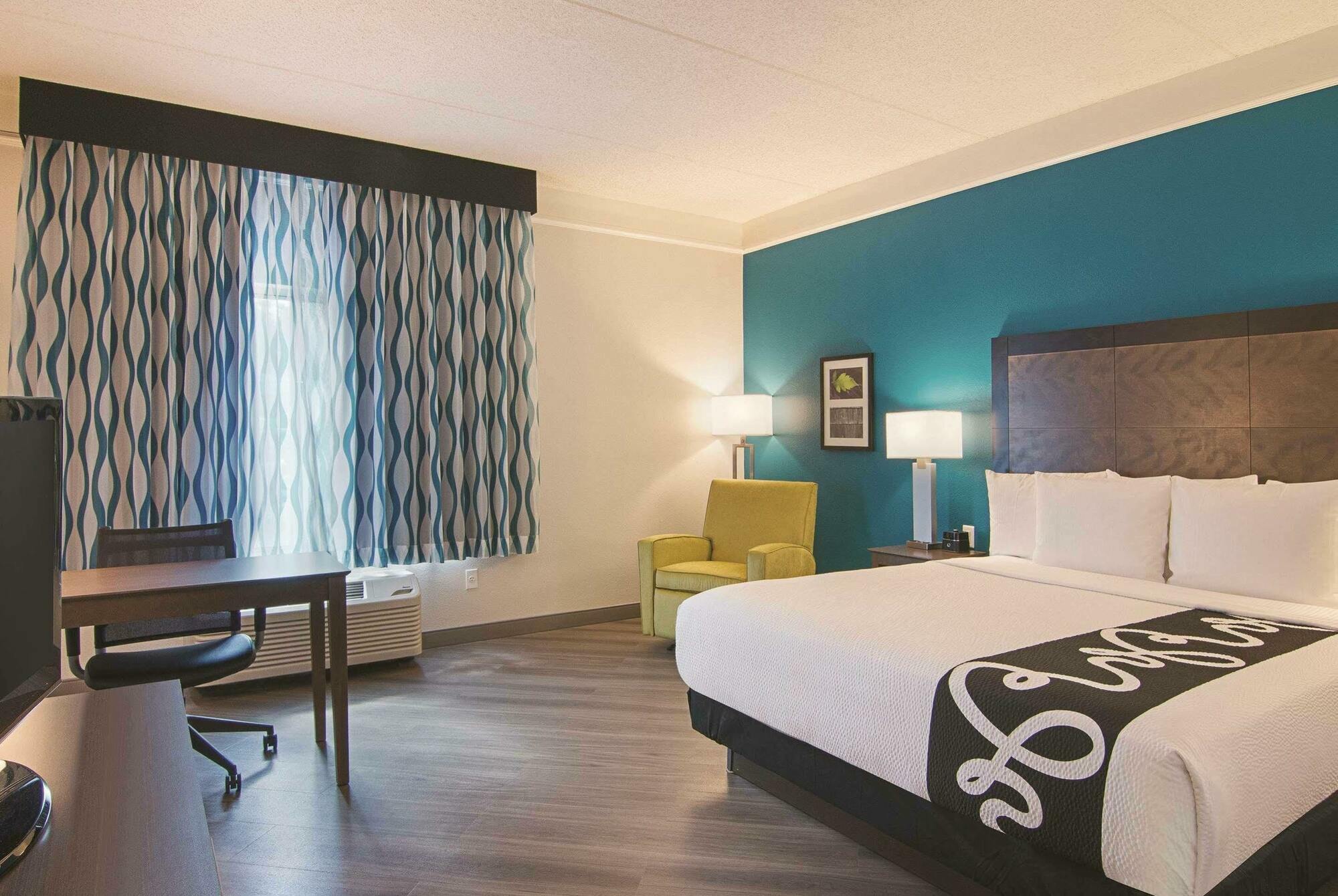 Отель La Quinta By Wyndham Orlando Ucf Alafaya Экстерьер фото