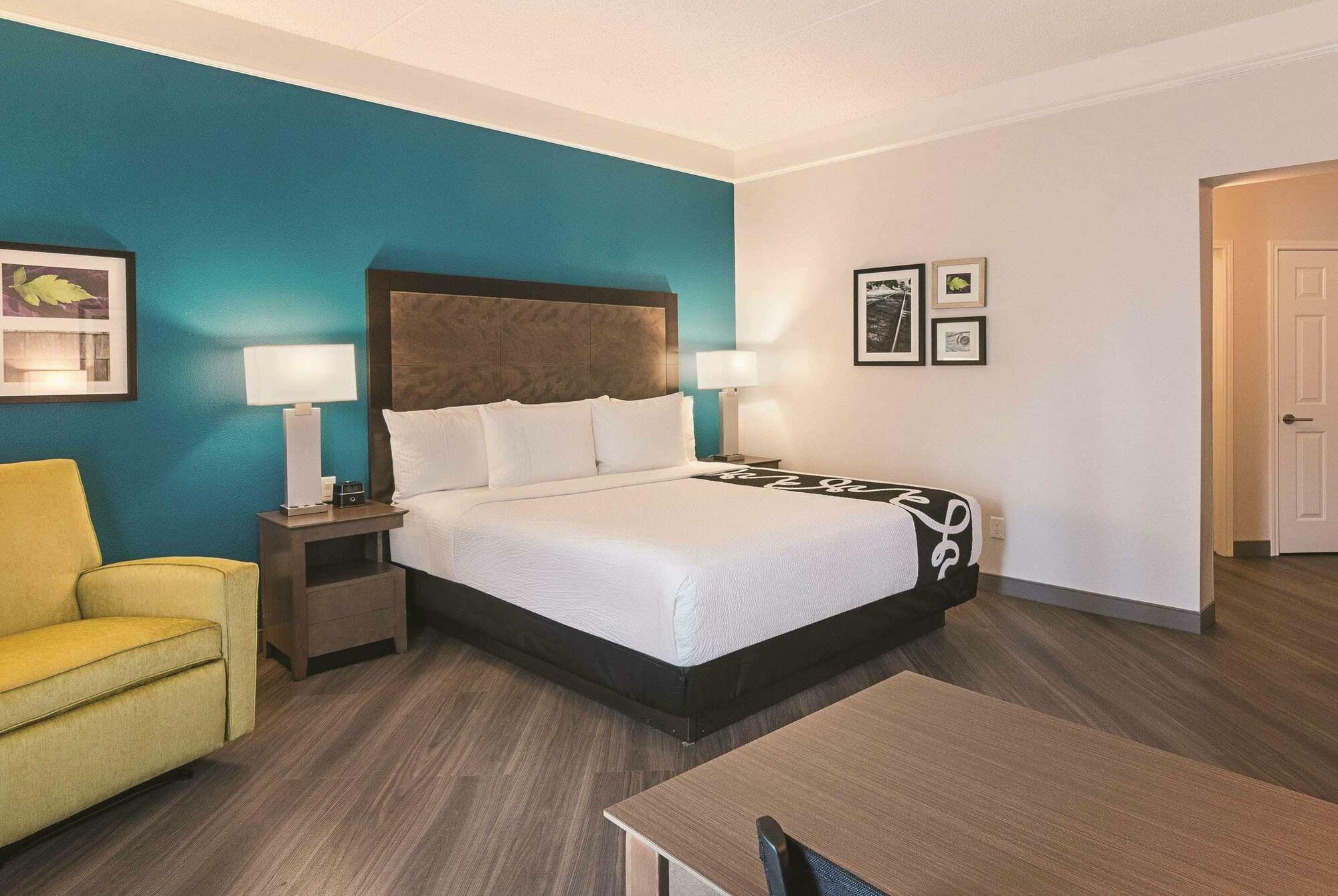 Отель La Quinta By Wyndham Orlando Ucf Alafaya Экстерьер фото