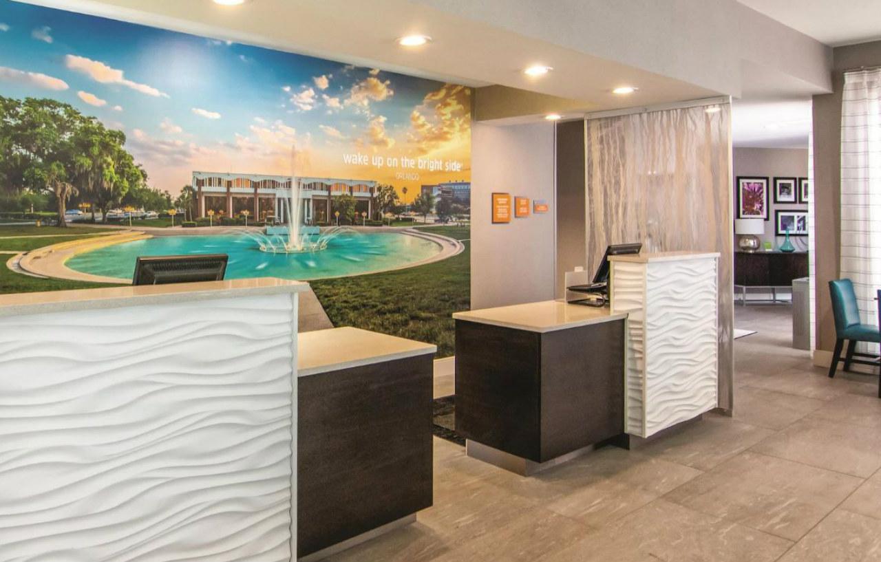 Отель La Quinta By Wyndham Orlando Ucf Alafaya Экстерьер фото
